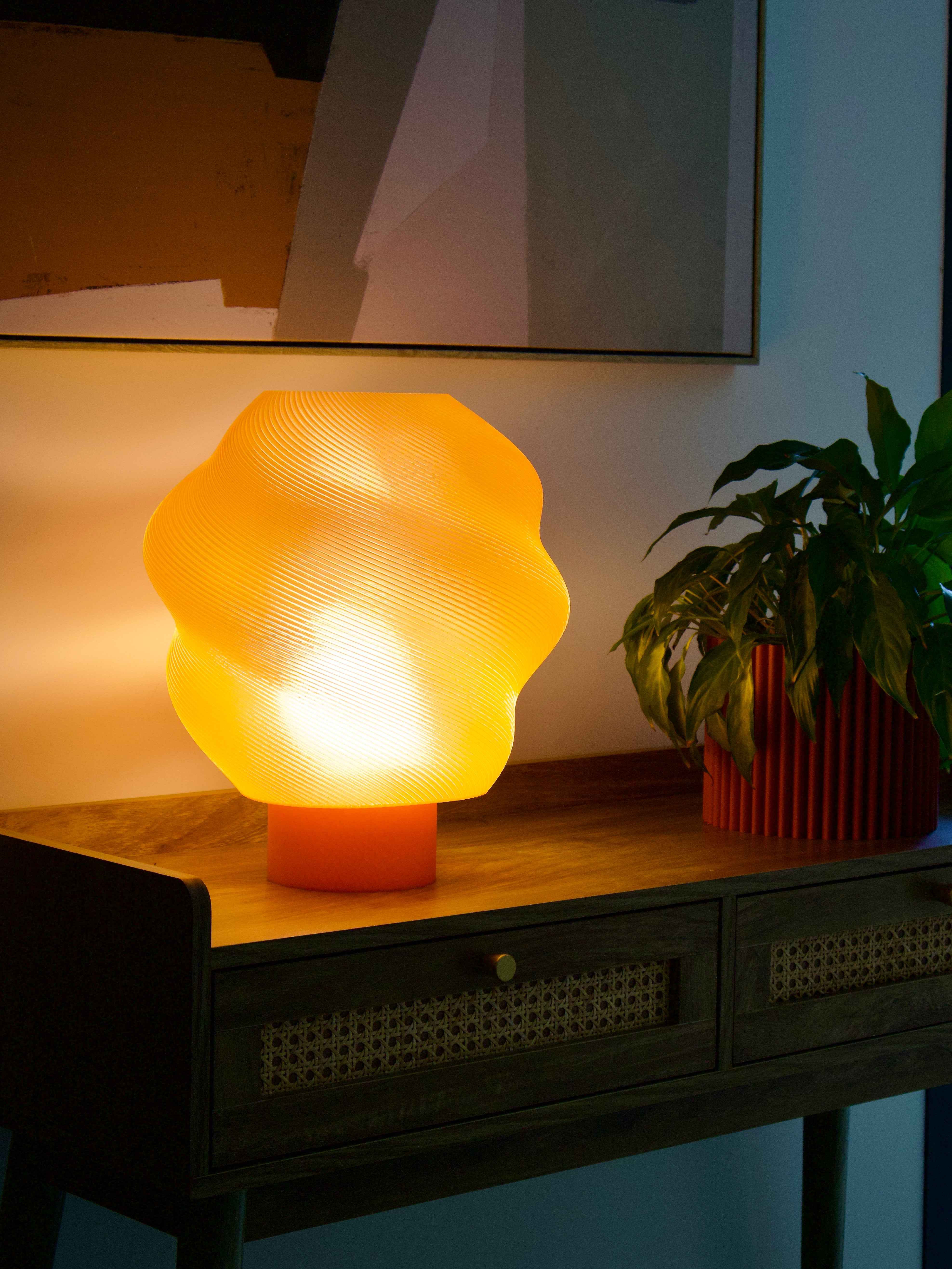 Lampe Air Grande Pêche - grande lampe à poser imprimée en 3D en bioplastique - PRZ